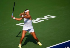 爱游戏-阿扎伦卡在公牛比赛中重返赛场，表现优异引发热议！气势如虹延续的简单介绍