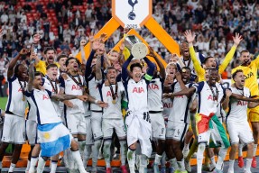 爱游戏-离谱！今夜托特纳姆调整名单——欧联节点到来里程碑夜法兰克福复出首秀，转折点葡萄牙体育止住颓势的简单介绍