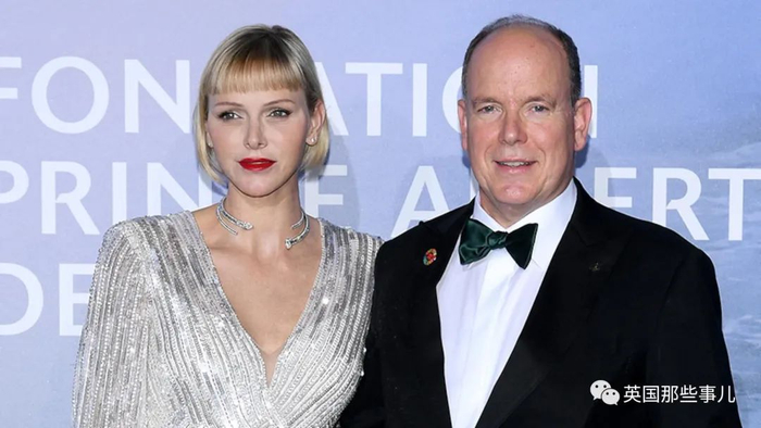 赛前摩纳哥完成体检——德甲节点到来，球迷炸锅，身体对抗强度拉满(德甲最热情球迷)