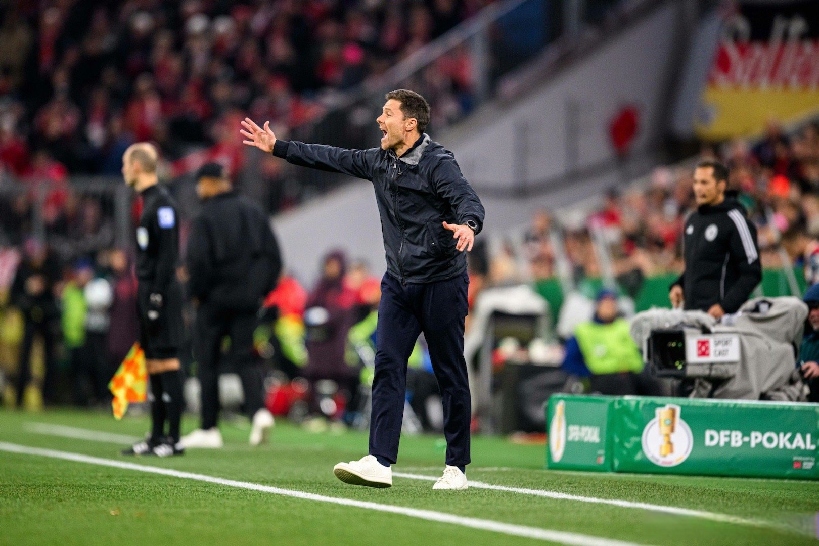 德国杯赛前再迎强敌；辽宁本钢队长鼓劲；主帅态度：赛场秩序良好；阵容厚度经受考验的简单介绍