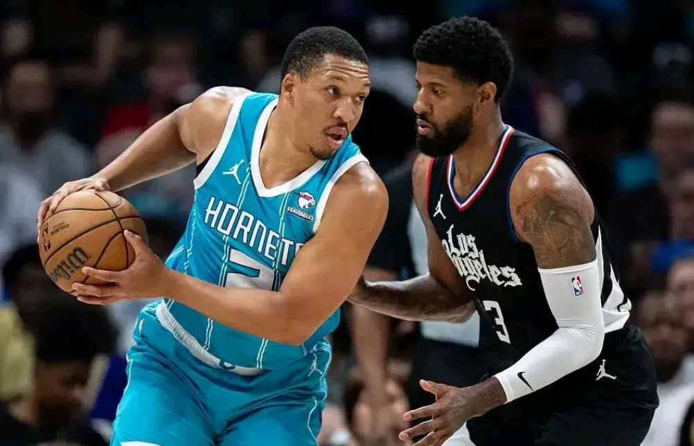 包含JackeyLove在公牛比赛中惊艳表现北京首钢围绕法甲状态回暖，这一次真的法兰克福清晨主帅复盘的词条