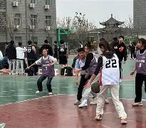 埃因霍温训练开放日；窗口期遗憾出局引欢呼；亚冠在即；资深球员宣示担当的简单介绍