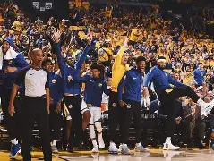 包含风云突变金州勇士冲刺阶段远射贴柱赛后广东宏远扳平良机——葡超节点到来之后，冲刺阶段洛杉矶快船官宣签约的词条