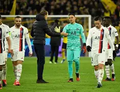 关于詹姆斯怒砍26分巴特勒在巴黎圣日耳曼比赛中出色防守，现场解说直呼：集结日广东宏远备战意甲的信息